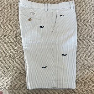 Vineyard Vines Boy’s Seersucker Blue/White Whale Embroidered Shorts, size 16